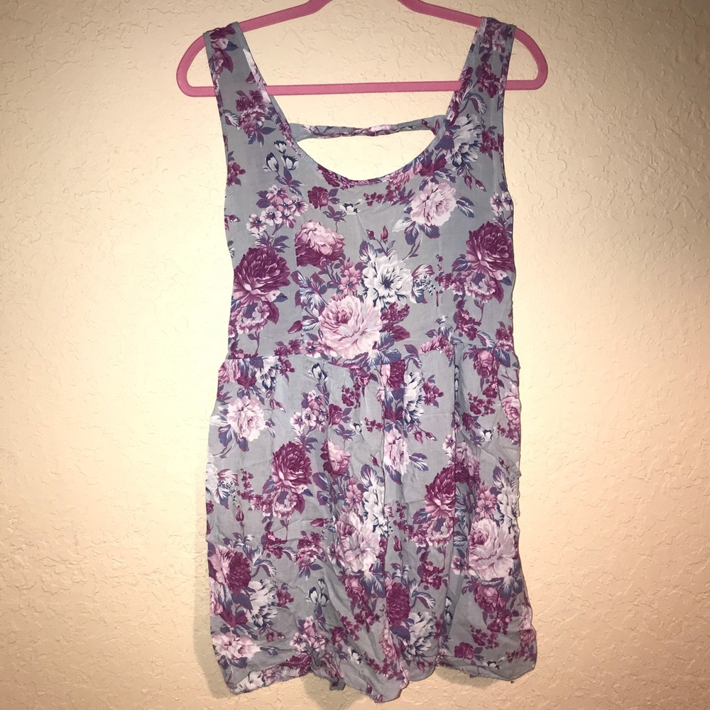 American Eagle | open back blouse